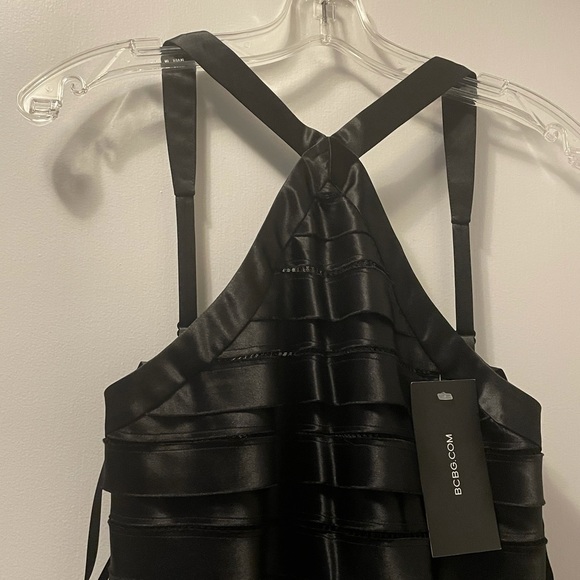 Black cocktail dress size 4 from bcbg. Never worn . - Picture 5 of 5
